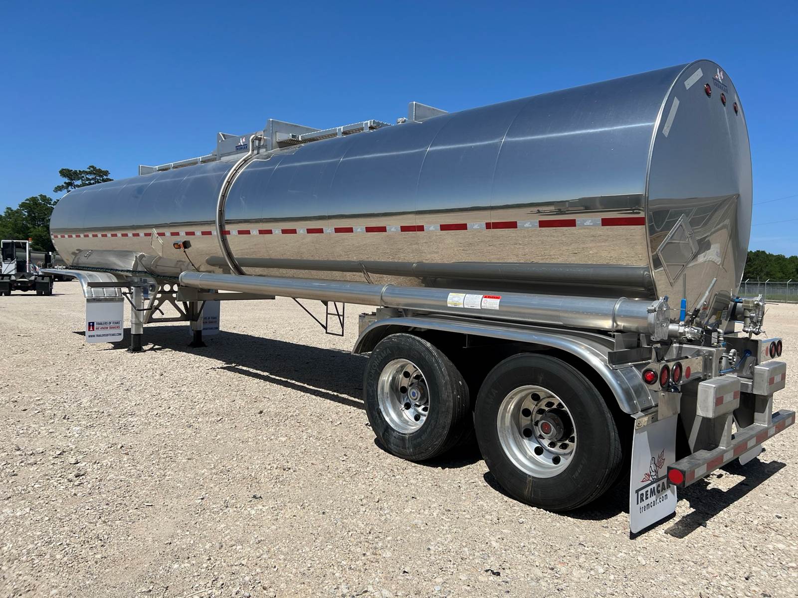 Chemical Acid Tank Trailers Tremcar 7000 Gallon 55987037 1