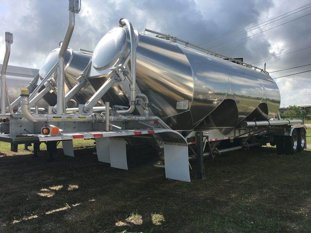 Dry Bulk Pneumatic Tank Trailers Polar APXS 1000 Cu Ft Dry Bulk Pneumatic 13314478