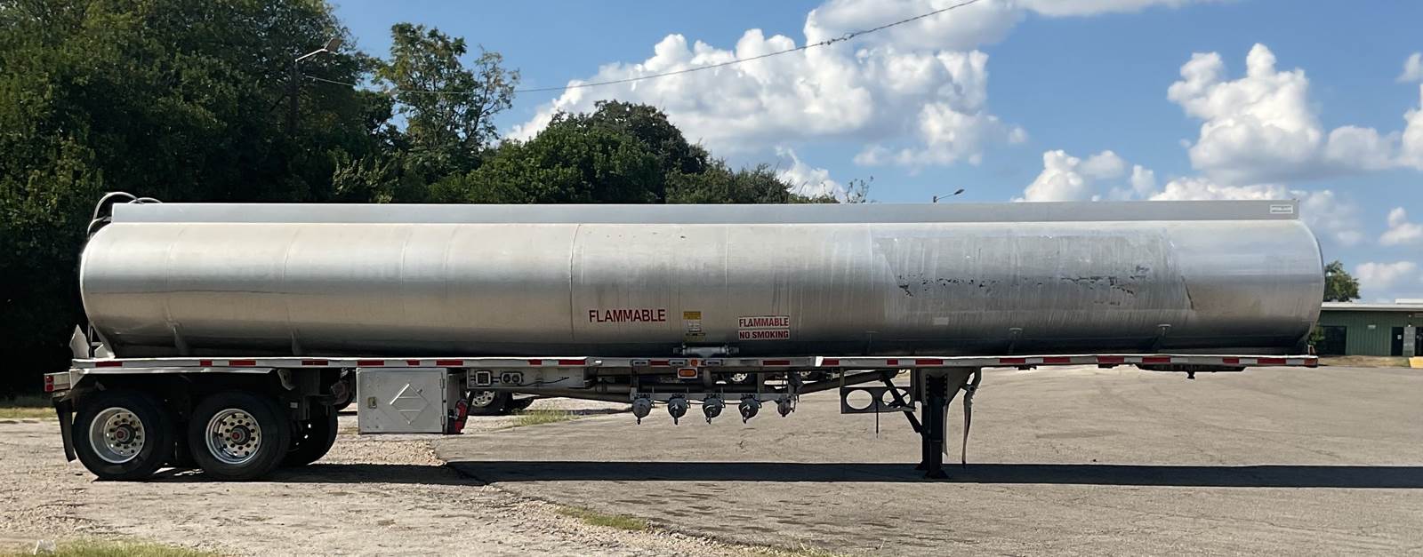 Fuel Tanker Trailers Polar 9500 Gallon 4 Compartment DOT 406 Air Ride 63877886 1