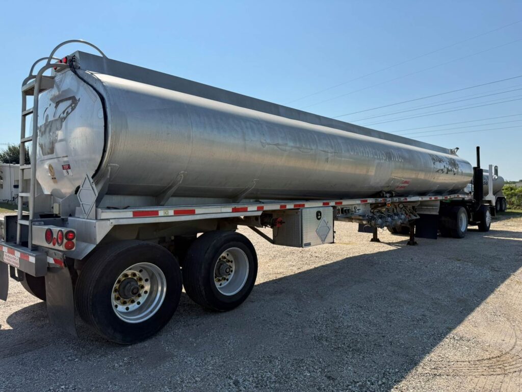 2004 Polar 9500 gallon fuel tanker trailer for sale at Trailers of Texas.