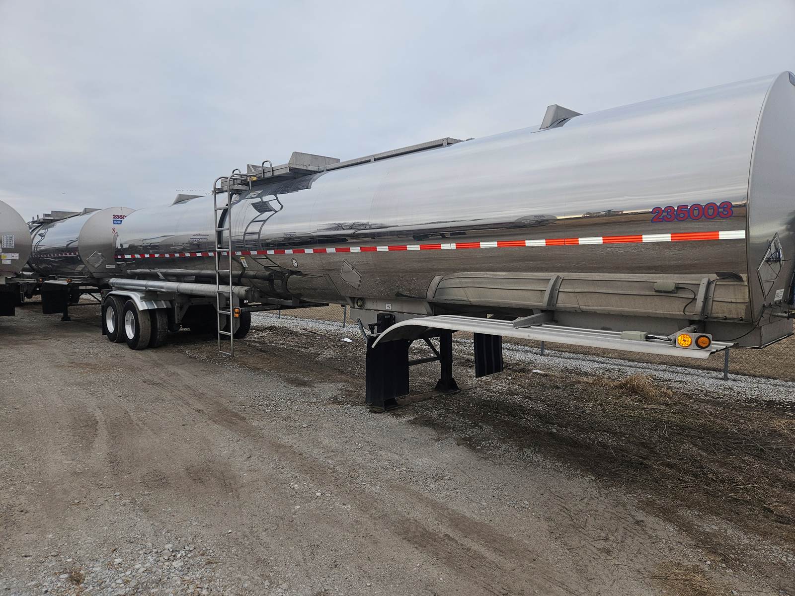 Chemical Acid Tank Trailers Brenner 7000 Gallon Insulated Stainless Steel DOT 407 65282516